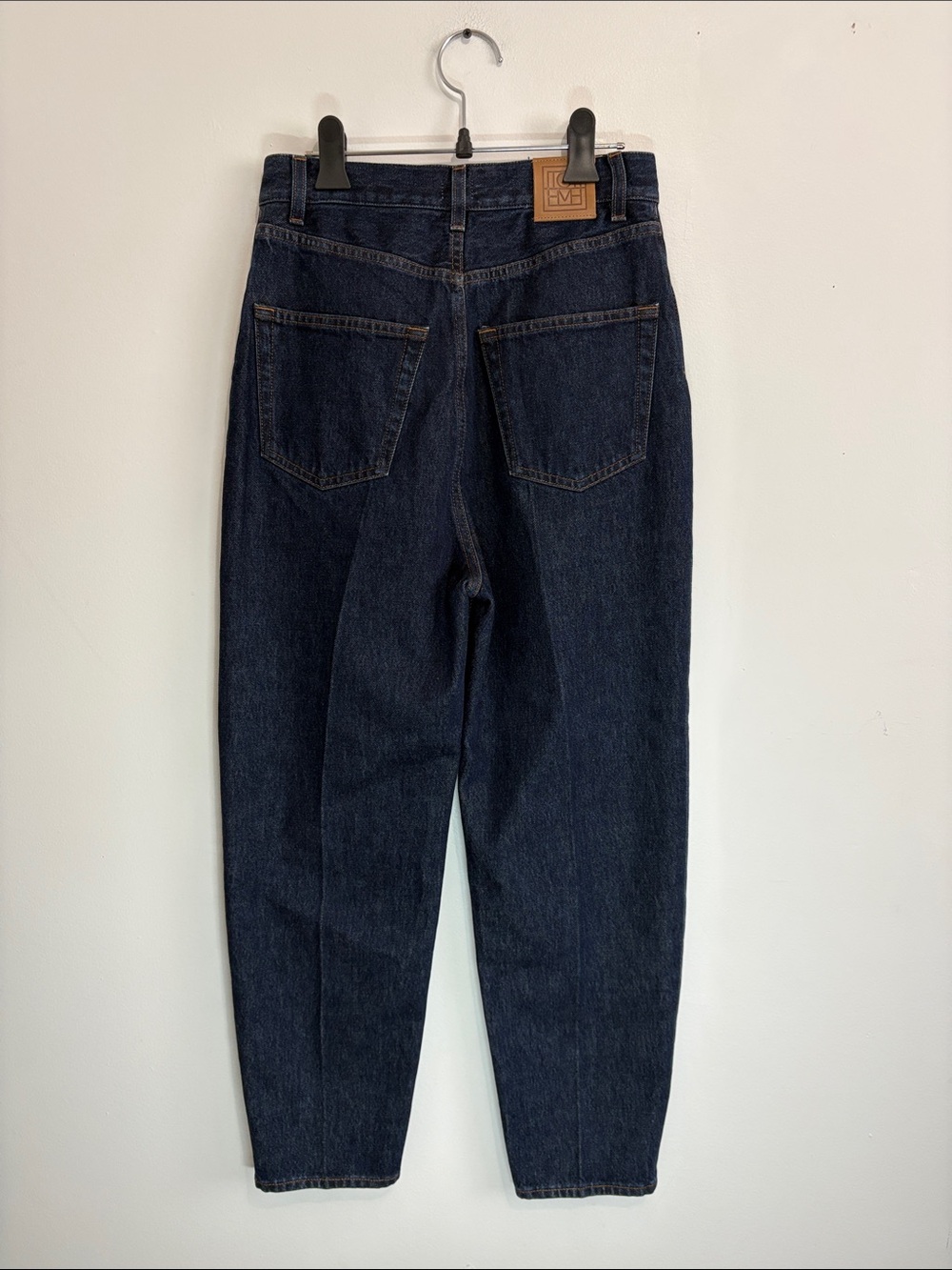 BNWT TOTEME Tapered leg denim dark indigo size 26 waist 13.5” - Picture 6 of 8